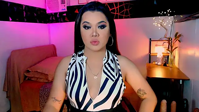 asiankatyhuge online show from November 3, 2025, 11:48 pm