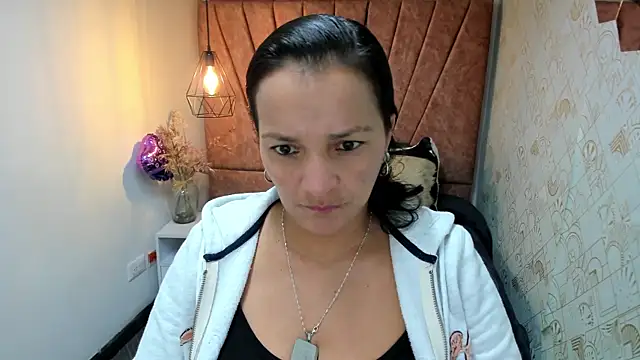 MarilynMiilf  online show from November 27, 2025, 7:27 pm