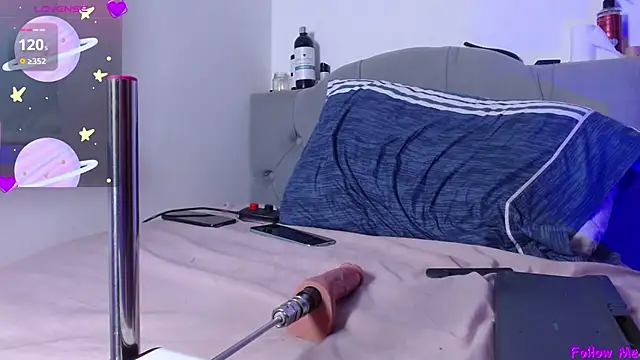 Red-moon1 online show from February 15, 2025, 3:06 pm