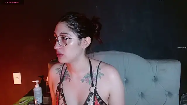 Red-moon1 online show from June 10, 2026, 4:34 am