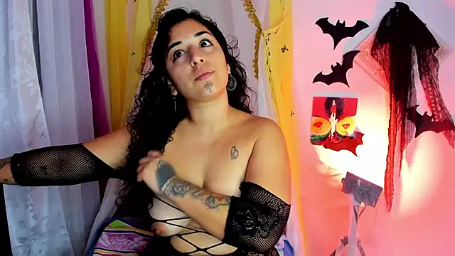 sophiaamethystt online show from October 13, 2025, 6:41 pm