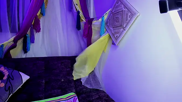 sophiaamethystt online show from April 9, 2026, 11:54 pm