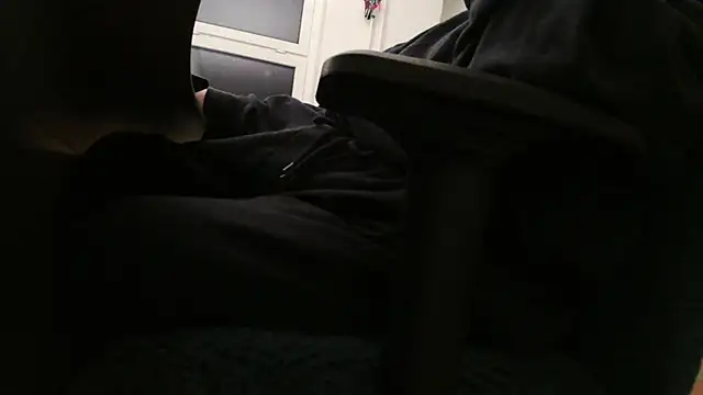 chubbysmallcockxh online show from November 22, 2025, 5:56 pm