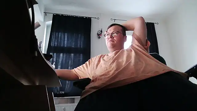 chubbysmallcockxh online show from February 3, 2026, 3:50 pm