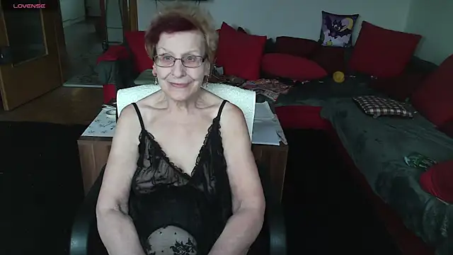 HeisseomaOriginal online show from October 29, 2025, 8:27 am