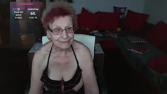 HeisseomaOriginal online show from January 6, 2026, 8:18 am