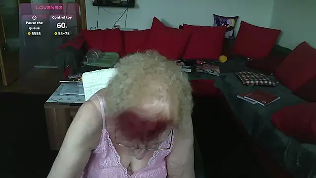 HeisseomaOriginal online show from January 13, 2026, 11:26 am