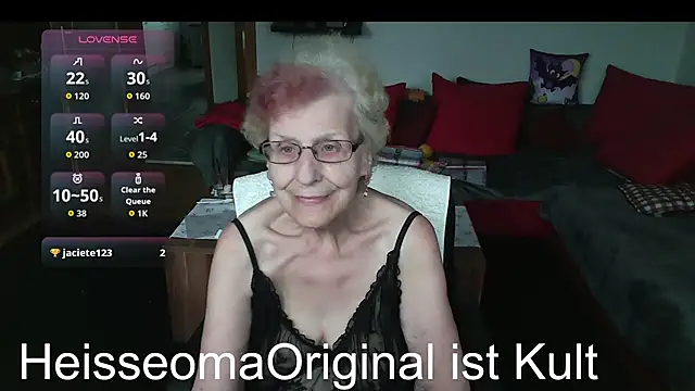 HeisseomaOriginal online show from June 4, 2026, 7:14 am