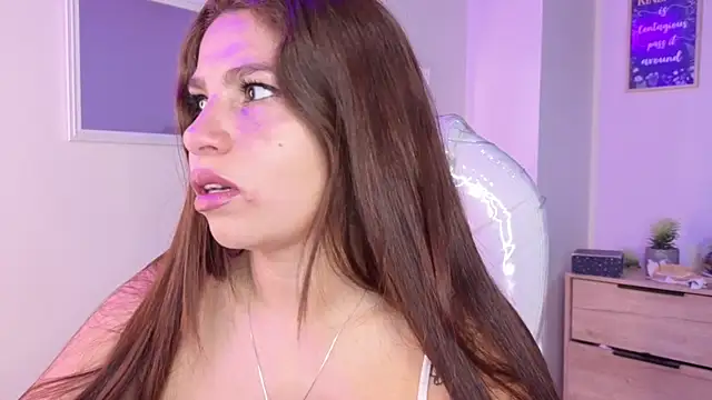 bluee hazell online show from October 26, 2025, 10:10 am