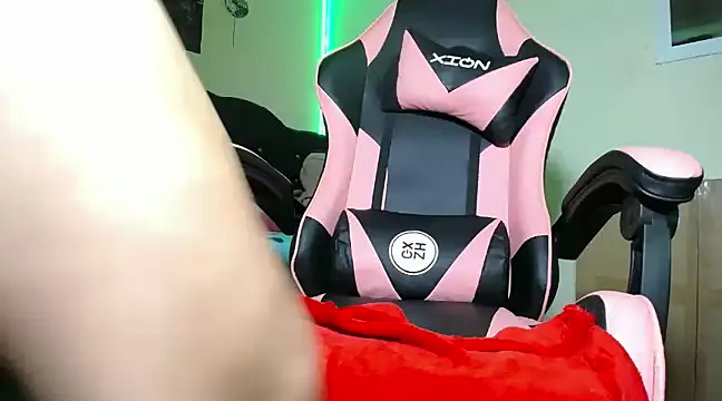 yuliana 19 online show from March 10, 2025, 3:52 pm