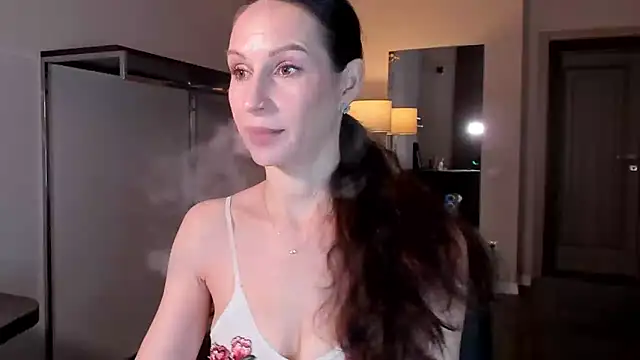 Mila Anders online show from January 6, 2026, 5:44 am