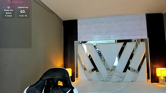 Linda4Petite online show from March 13, 2026, 6:14 pm