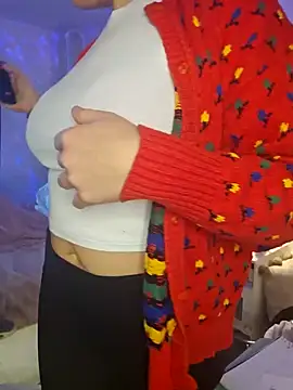 Ellie-L-Elizabeth online show from December 18, 2024, 4:17 pm