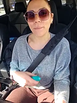 Ellie-L-Elizabeth online show from March 18, 2026, 5:49 pm