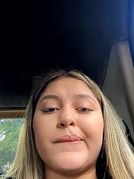 lunablossom  online show from January 17, 2026, 8:56 pm