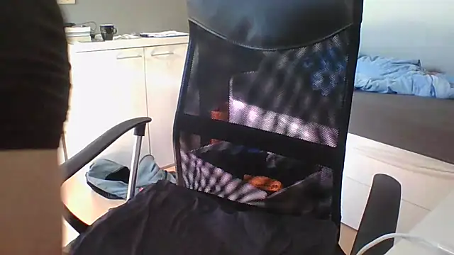 RamonJoosse2002 online show from June 9, 2026, 10:49 am