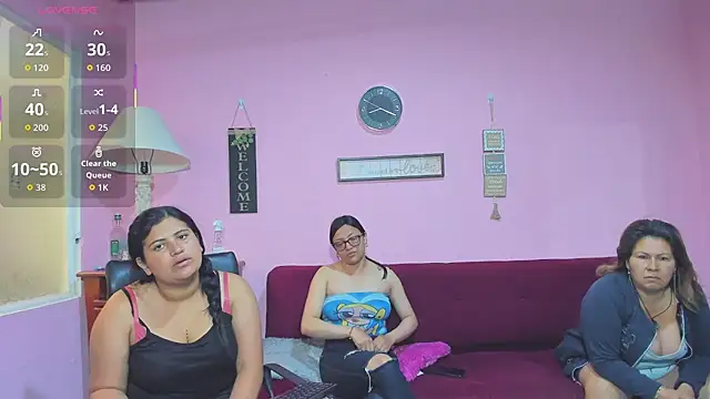 Snapshot of lesbiancuple chatting on October 6, 2025, 1:19 pm lesbiancuple online show from October 6, 2025, 1:19 pm