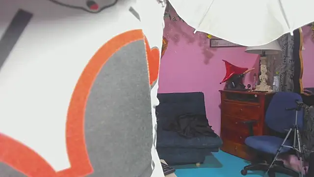 lesbiancuple online show from March 12, 2026, 11:49 am