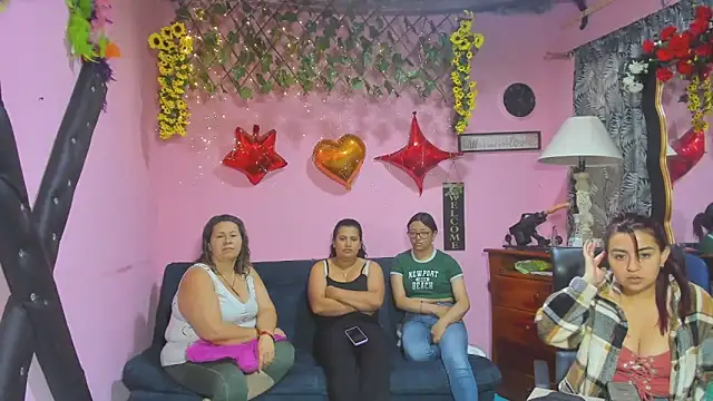 lesbiancuple online show from March 17, 2026, 11:57 am