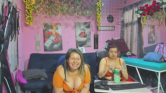lesbiancuple online show from May 29, 2026, 12:25 pm