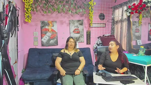 lesbiancuple online show from May 30, 2026, 12:24 pm