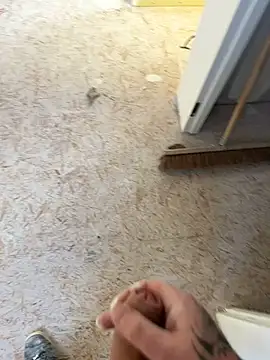 Snapshot of RenaudS-02 chatting on February 26, 2025, 1:19 pm RenaudS-02 online show from February 26, 2025, 1:19 pm