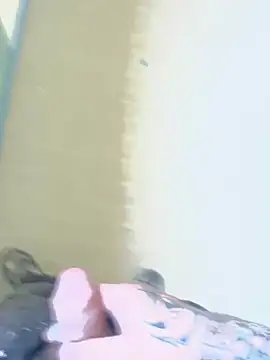 Snapshot of RenaudS-02 chatting on September 19, 2025, 1:23 pm RenaudS-02 online show from September 19, 2025, 1:23 pm