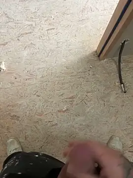 Snapshot of RenaudS-02 chatting on November 12, 2025, 12:16 pm RenaudS-02 online show from November 12, 2025, 12:16 pm