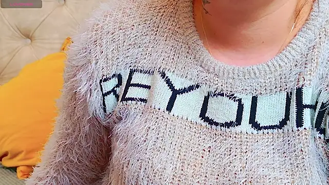 KarinaNoir online show from January 15, 2026, 5:01 am