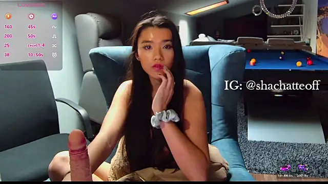 shachatteof online show from October 28, 2025, 9:46 am