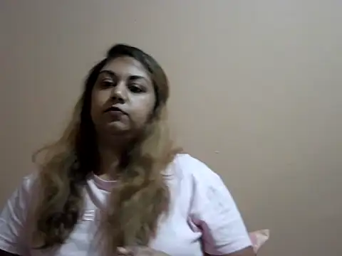 bellachow10 online show from November 8, 2025, 5:34 pm