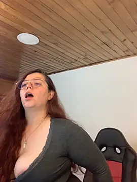 kayortiiz online show from September 22, 2025, 2:13 am