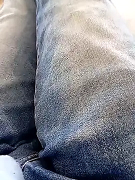 Snapshot of mickzizi chatting on March 20, 2025, 8:20 am mickzizi online show from March 20, 2025, 8:20 am