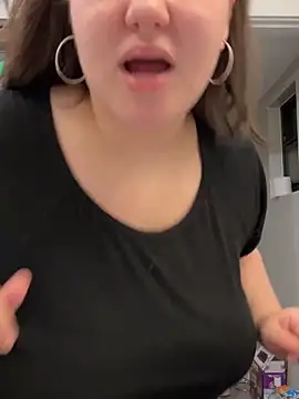 Snapshot of RosieDixx chatting on December 10, 2024, 6:44 am RosieDixx online show from December 10, 2024, 6:44 am