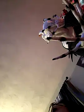 annablisss online show from December 1, 2024, 11:25 pm