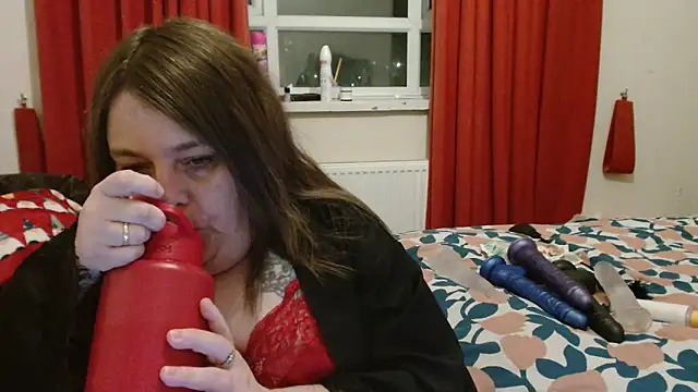 HouseWifeWhore Milf online show from September 10, 2025, 7:14 pm