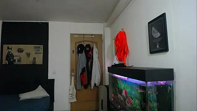 romeolovedark online show from February 2, 2025, 5:10 am