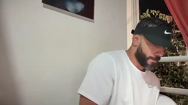 romeolovedark online show from October 9, 2025, 1:47 am