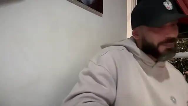 romeolovedark online show from October 19, 2025, 8:04 am