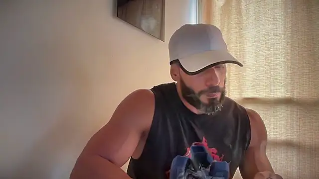 romeolovedark online show from June 7, 2026, 5:49 pm