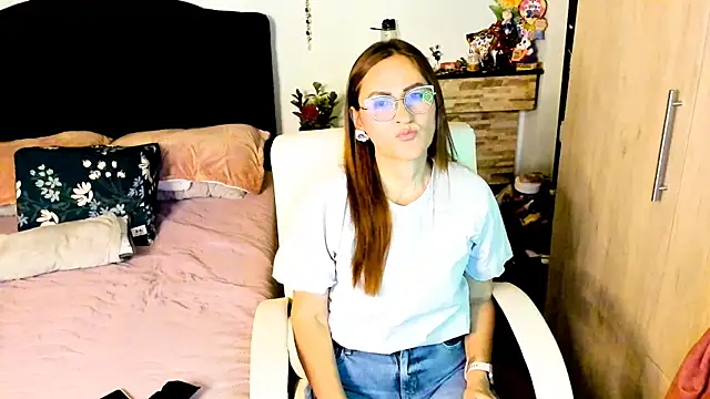 Xiimen online show from March 12, 2025, 10:28 pm