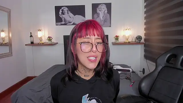 Mariana Joness online show from February 4, 2025, 8:24 am