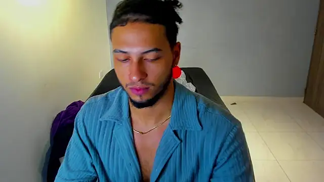 Snapshot of Kris_Khalifa69 chatting on February 5, 2026, 12:21 pm Kris Khalifa69 online show from February 5, 2026, 12:21 pm