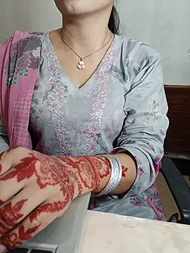Snapshot of Chanchal--Navya chatting on May 15, 2026, 6:48 pm Chanchal--Navya online show from May 15, 2026, 6:48 pm