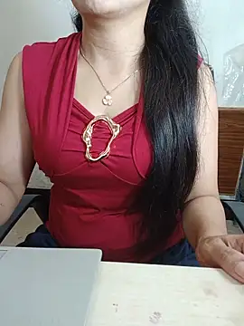 Snapshot of Chanchal--Navya chatting on June 7, 2026, 6:33 pm Chanchal--Navya online show from June 7, 2026, 6:33 pm