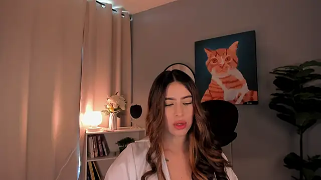 LiaPearce online show from October 28, 2025, 12:30 pm