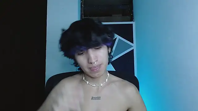 Snapshot of littlextreme chatting on February 22, 2026, 2:02 am littlextreme online show from February 22, 2026, 2:02 am