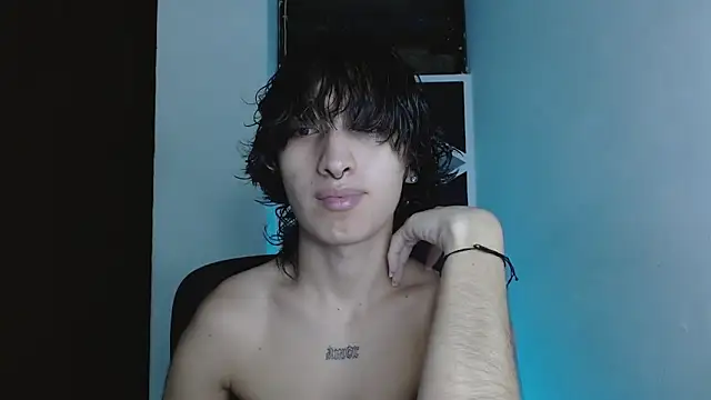 littlextreme online show from May 27, 2026, 2:52 am