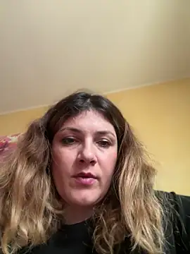 Snapshot of DaisyVibesss chatting on January 10, 2025, 12:15 pm DaisyVibesss online show from January 10, 2025, 12:15 pm