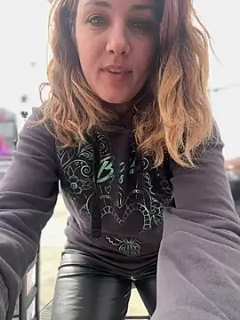 Snapshot of DaisyVibesss chatting on March 1, 2025, 12:12 pm DaisyVibesss online show from March 1, 2025, 12:12 pm